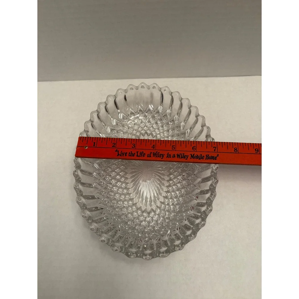 Vintage Clear Pressed Glass Oval‎ Bowl Diamond Point Sunburst Scalloped Rim 8.5